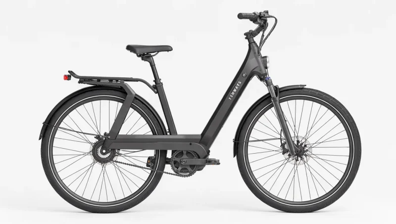 Vrijstaande zwarte Tenways AGO T elektrische stadsfiets